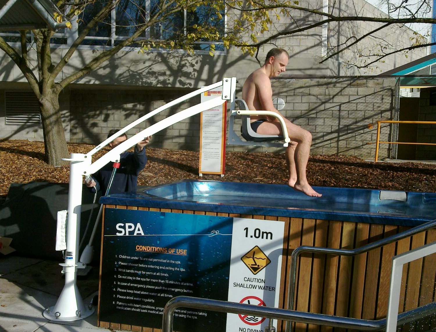 Pelican Pool/Spa Hoist - Para Mobility
