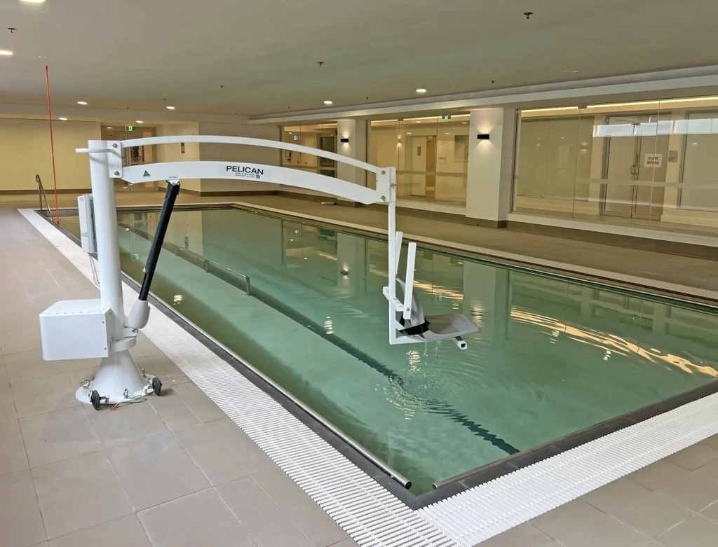 Pelican-Pool-Spa-Hoist-Twin-Arm-Gallery-02
